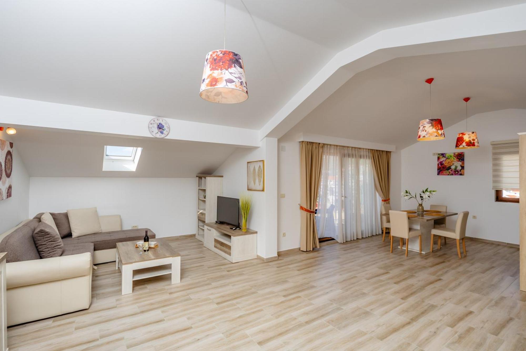 Arvala Apartments 布德瓦 外观 照片